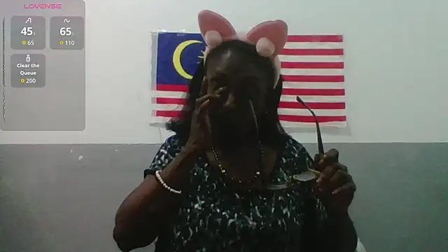 mamakarma1403 online show from February 8, 1:03 pm