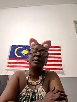 Snapshot of mamakarma1403 chatting on July 21, 1:46 pm mamakarma1403 online show from July 21, 1:46 pm