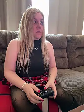 Snapshot of PuckBunny17 chatting on September 29, 9:52 pm PuckBunny17 online show from September 29, 9:52 pm