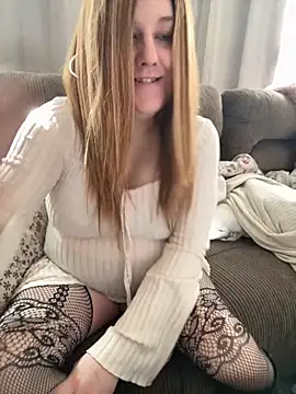 Snapshot of PuckBunny17 chatting on October 21, 4:08 pm PuckBunny17 online show from October 21, 4:08 pm