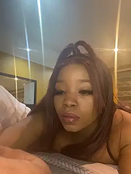 Snapshot of ItsLeyaa chatting on October 15, 9:48 pm ItsLeyaa online show from October 15, 9:48 pm