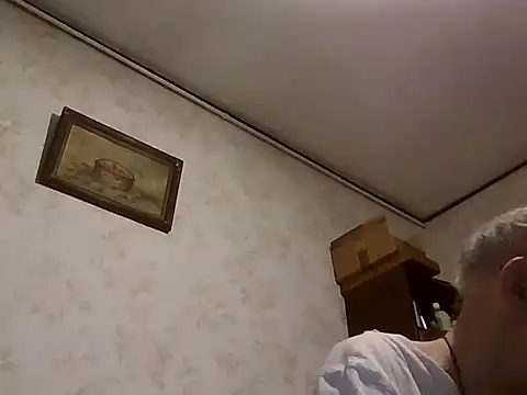 Snapshot of mariusica1@xh chatting on September 18, 1:18 am mariusica1xh online show from September 18, 1:18 am