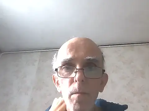 Snapshot of mariusica1@xh chatting on October 4, 7:50 am mariusica1xh online show from October 4, 7:50 am