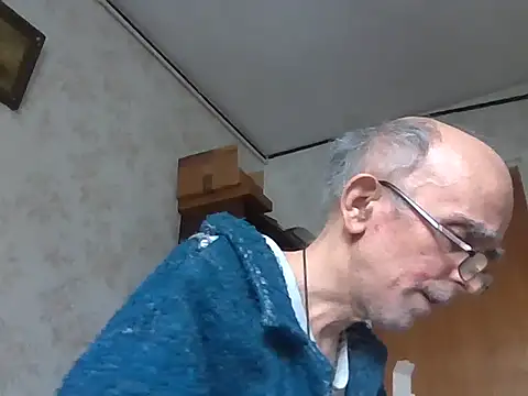 Snapshot of mariusica1@xh chatting on October 16, 2:40 pm mariusica1xh online show from October 16, 2:40 pm