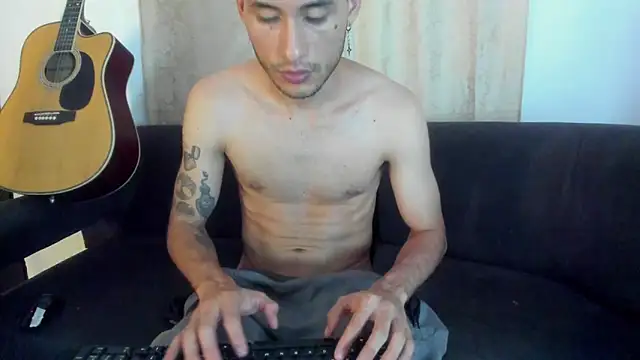 Henrikk senn online show from October 27, 3:21 am