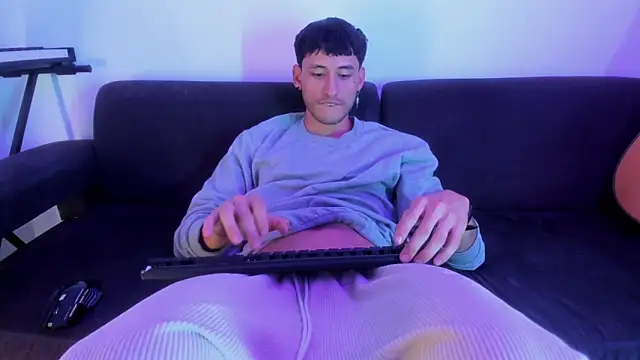 Henrikk senn online show from January 11, 11:26 am