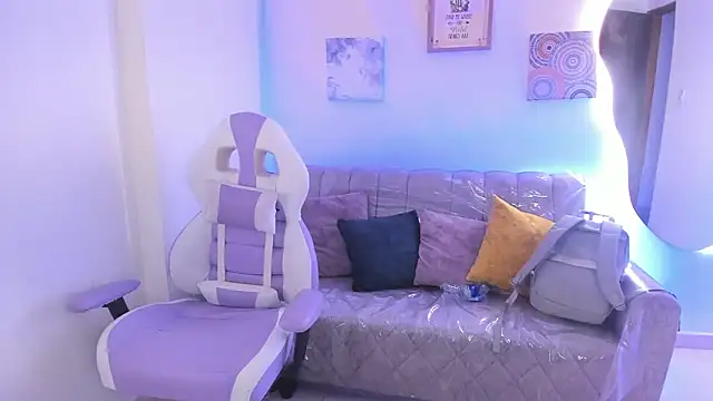 Charlotte cowell sub1  online show from February 4, 5:30 pm