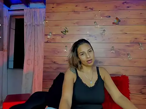 mykaelahoney online show from September 19, 6:48 am