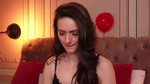 Snapshot of MayaVixxen chatting on February 15, 4:14 am MayaVixxen online show from February 15, 4:14 am