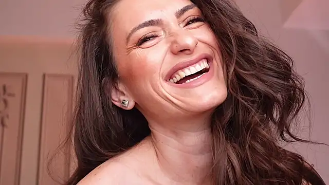 Snapshot of MayaVixxen chatting on March 6, 3:02 am MayaVixxen online show from March 6, 3:02 am