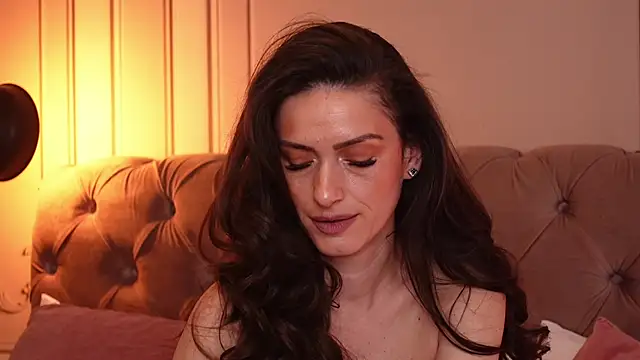 Snapshot of MayaVixxen chatting on March 6, 9:14 am MayaVixxen online show from March 6, 9:14 am