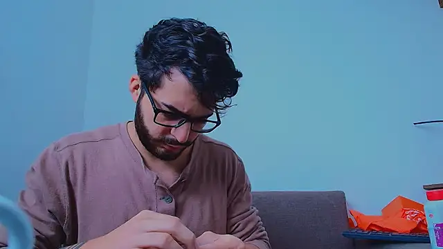 thomas gun online show from March 4, 8:04 pm