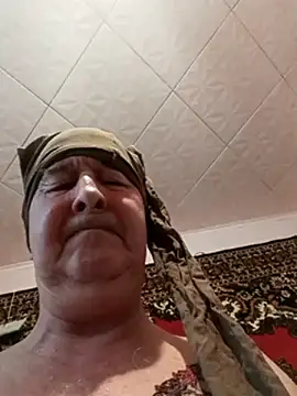 Snapshot of Caprron chatting on December 2, 12:18 pm Caprron online show from December 2, 12:18 pm