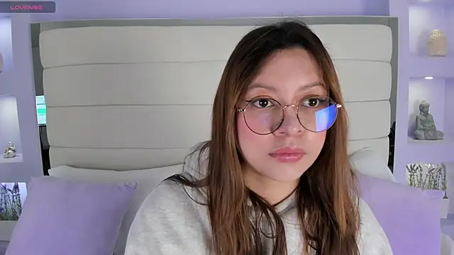 Snapshot of Lanna18 chatting on March 12, 12:04 pm Lanna18 online show from March 12, 12:04 pm