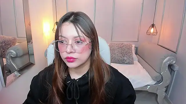 Snapshot of Lanna18 chatting on October 14, 11:44 am Lanna18 online show from October 14, 11:44 am