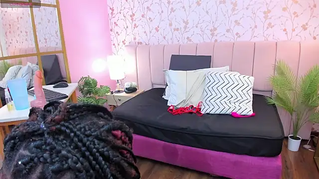 amber-hill online show from February 3, 10:21 pm