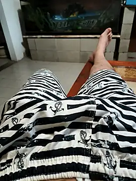 ReyDeCora online show from October 17, 4:26 am