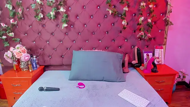 Mariana Prin online show from October 19, 2:45 am