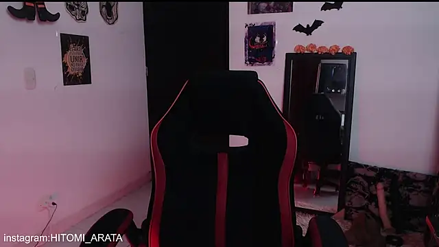 Snapshot of hitomi_arata chatting on October 15, 10:10 pm hitomi arata online show from October 15, 10:10 pm