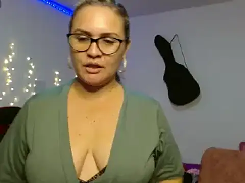 helenca43 online show from February 6, 7:13 am