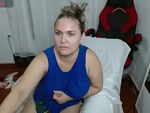 helenca43 online show from March 21, 11:12 am