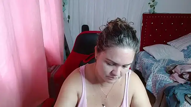 Snapshot of helenca43 chatting on September 26, 11:25 am helenca43 online show from September 26, 11:25 am