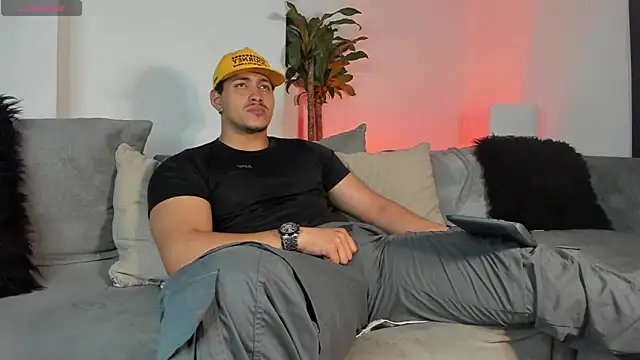 Snapshot of lucasanto_ chatting on February 1, 5:07 am lucasanto online show from February 1, 5:07 am
