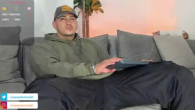 Snapshot of lucasanto_ chatting on March 8, 3:39 am lucasanto online show from March 8, 3:39 am