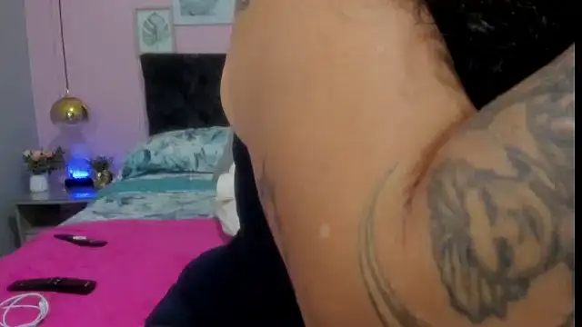 Snapshot of valeriasexxx chatting on February 11, 8:26 am valeriasexxx online show from February 11, 8:26 am