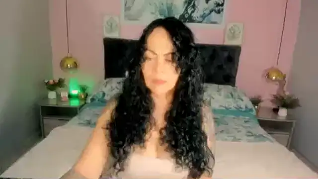 Snapshot of valeriasexxx chatting on February 23, 12:41 am valeriasexxx online show from February 23, 12:41 am
