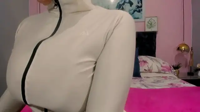 Snapshot of valeriasexxx chatting on March 5, 10:00 am valeriasexxx online show from March 5, 10:00 am