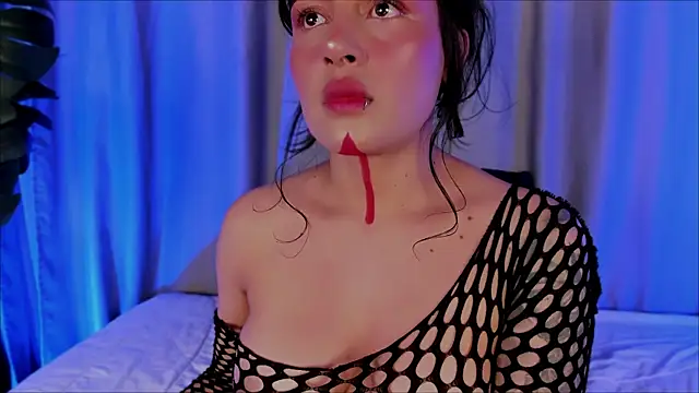 EviePhoenix online show from May 19, 9:43 pm
