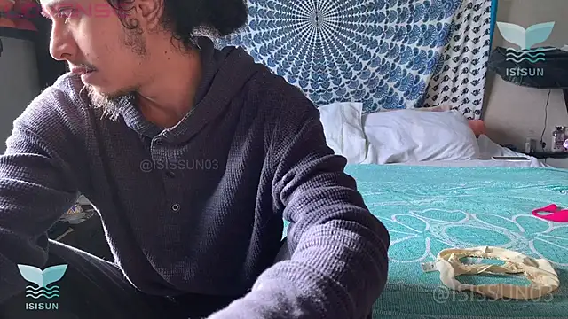 isissun03 online show from November 10, 12:37 pm