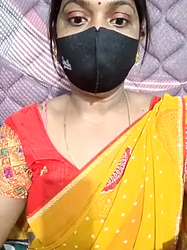 Snapshot of Renuma chatting on March 28, 3:39 am Renuma online show from March 28, 3:39 am