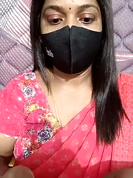 Snapshot of Renuma chatting on April 1, 6:47 am Renuma online show from April 1, 6:47 am