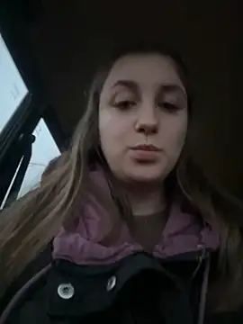 Snapshot of Strawberryyyyik chatting on December 28, 1:49 pm Strawberryyyyik online show from December 28, 1:49 pm