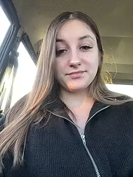 Snapshot of Strawberryyyyik chatting on January 5, 11:59 am Strawberryyyyik online show from January 5, 11:59 am