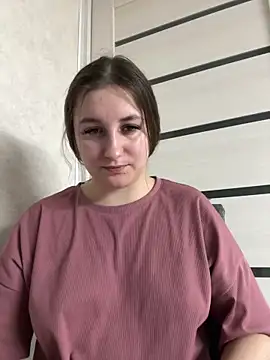 Snapshot of Strawberryyyyik chatting on January 13, 9:20 pm Strawberryyyyik online show from January 13, 9:20 pm