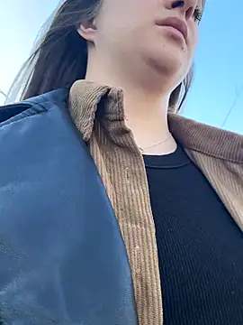 Snapshot of Strawberryyyyik chatting on September 17, 1:13 pm Strawberryyyyik online show from September 17, 1:13 pm