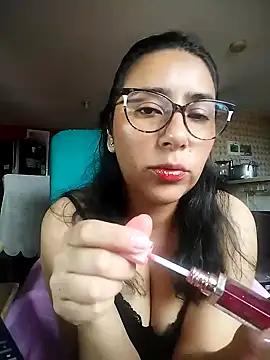 Snapshot of Im_Alma_ chatting on April 29, 1:37 pm Im Alma online show from April 29, 1:37 pm