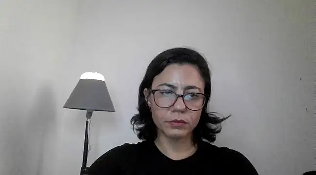 Snapshot of LauraBernardes chatting on March 17, 6:53 pm LauraBernardes online show from March 17, 6:53 pm