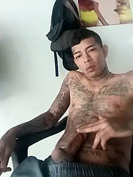 Snapshot of HotBoyTattoo14 chatting on October 18, 12:28 pm HotBoyTattoo14 online show from October 18, 12:28 pm