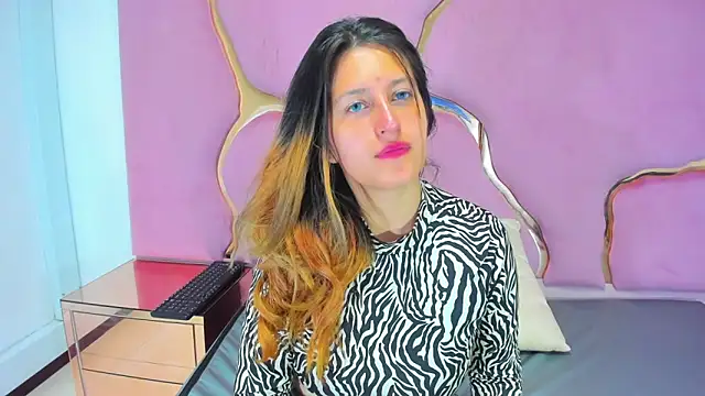 GiaRoussel online show from January 2, 1:51 pm