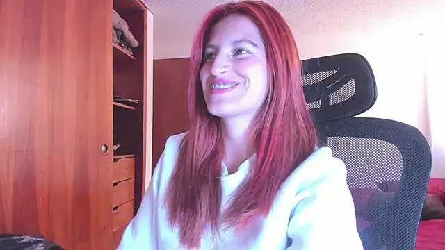 Snapshot of GiaRoussel chatting on April 21, 2:23 pm GiaRoussel online show from April 21, 2:23 pm