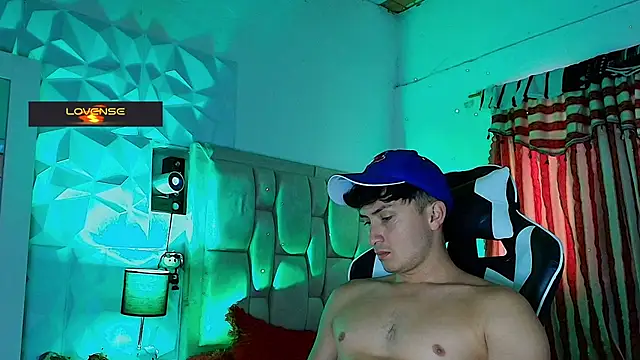 santyago taylor online show from March 12, 7:28 pm