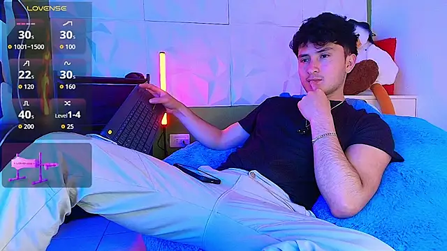 santyago taylor online show from September 25, 8:01 pm