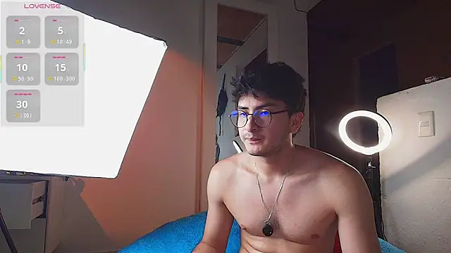 santyago taylor online show from May 19, 1:56 am