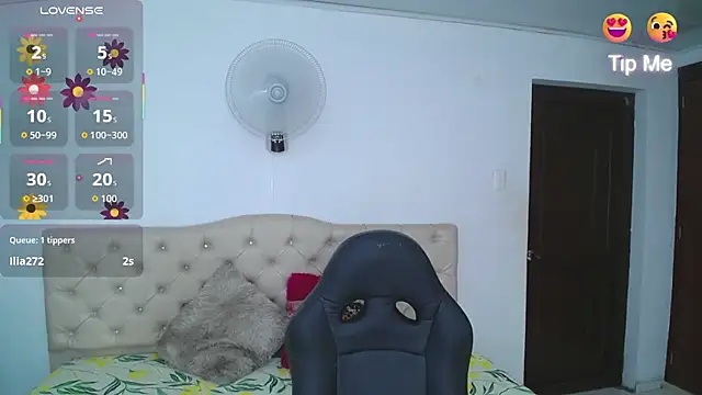 Snapshot of cristal_horny19 chatting on March 1, 8:44 pm cristal horny19 online show from March 1, 8:44 pm