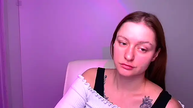 Snapshot of Fantasy_July chatting on December 9, 9:39 am Fantasy July online show from December 9, 9:39 am