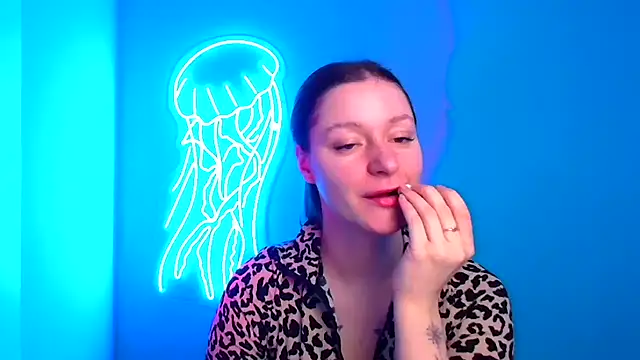 Snapshot of Fantasy_July chatting on December 18, 7:04 am Fantasy July online show from December 18, 7:04 am